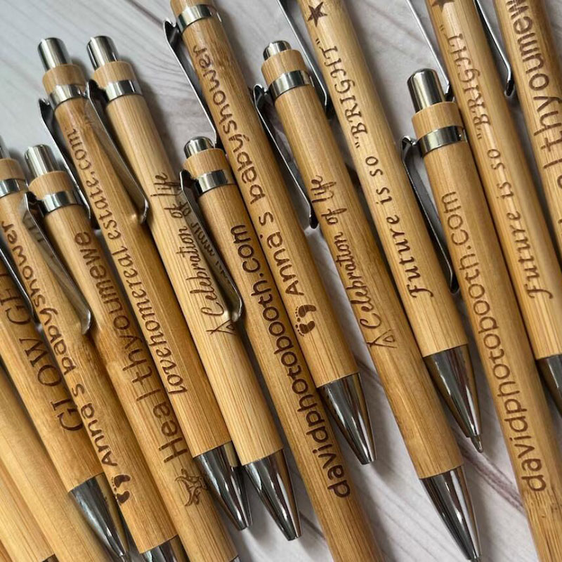 Wedding Supply Rentals - ส่วนบุคคลปากกาลูกลื่นปากกาไม้ไผ่แกะสลักปากกาลูกลื่นสมุดเยี่ยมปากกา Rustic งานแต่งงานของขวัญสําหรับผู้เข้าพัก Party Supplies