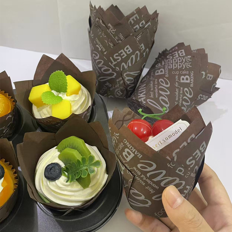 Wedding Cake Supply - 50 ชิ้น/100 ชิ้น ถ้วยกระดาษเค้กลายดอกทิวลิปธีมกาแฟ ถ้วยกระดาษอบทนความร้อนและกันน้ำมัน เหมาะสำหรับปีใหม่